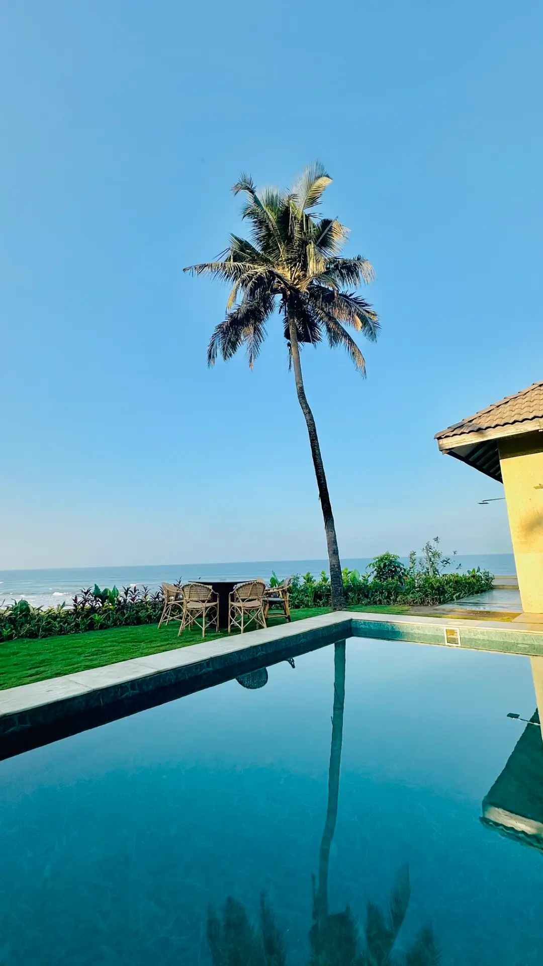 Earth Dining - Luxury hotel in Goa