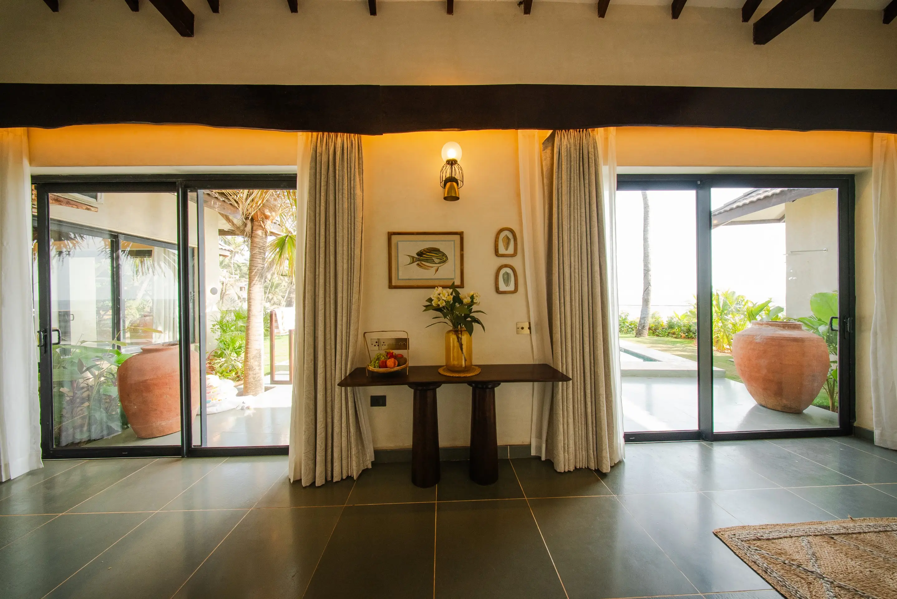 Earth Dining - Luxury hotel in Goa